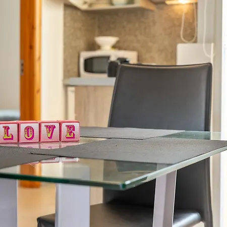 Misrah il-Fliegu - F7 Apartment Għajnsielem