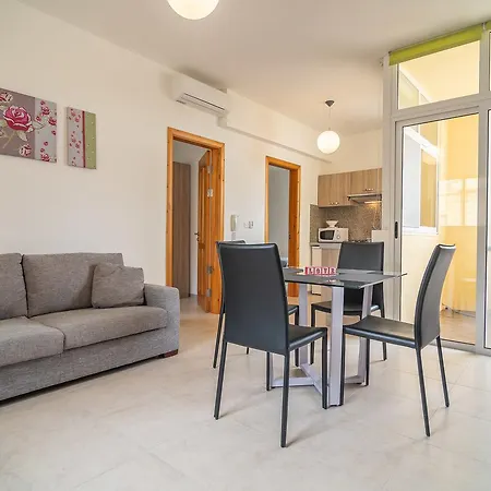 Misrah Il-Fliegu - F7 Apartment Ghajnsielem